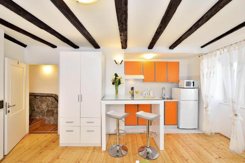 Apartamento Marigold Stone House