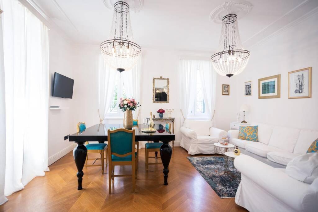 Luxurious Bella Lux In Center With Free Parking Included! Apartment *