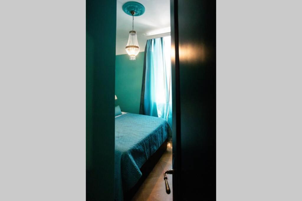 Luxurious Bella Lux In Center With Free Parking Included! Apartment