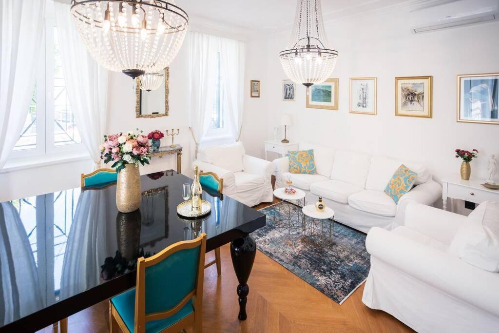 Luxurious Bella Lux In Center With Free Parking Included! Apartment