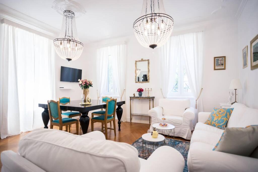Apartment Luxurious Bella Lux In Center With Free Parking Included!