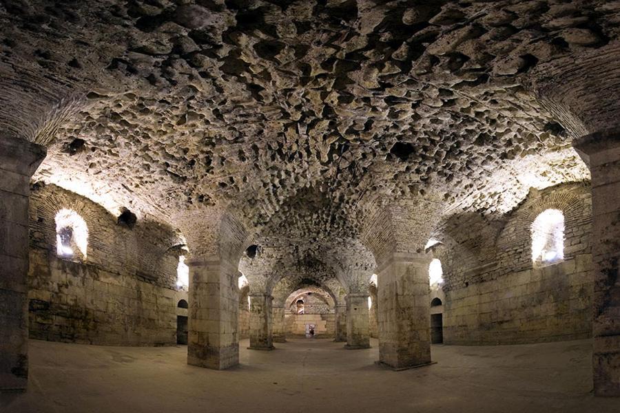 Luxury In Ancient City Apartamento *