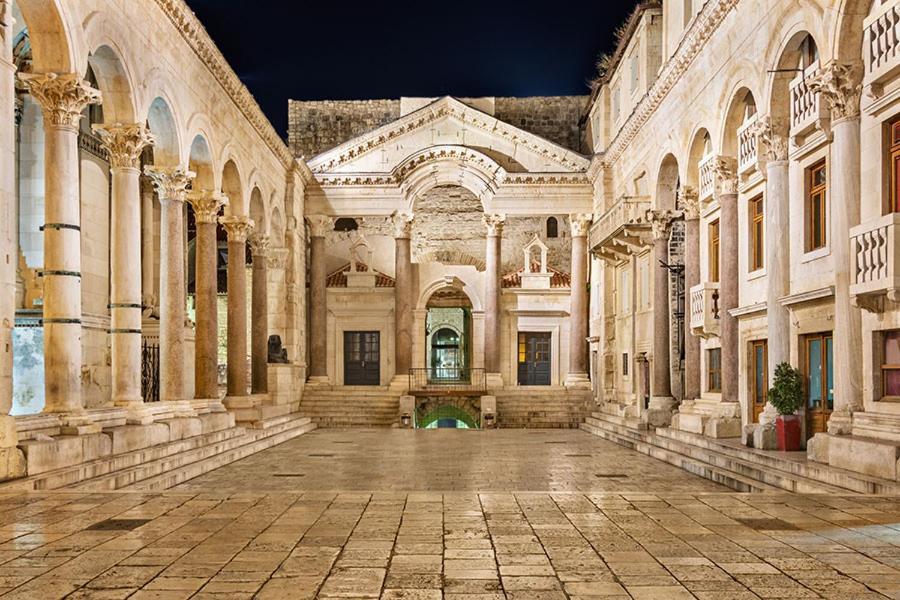 Luxury In Ancient City Apartamento Split
