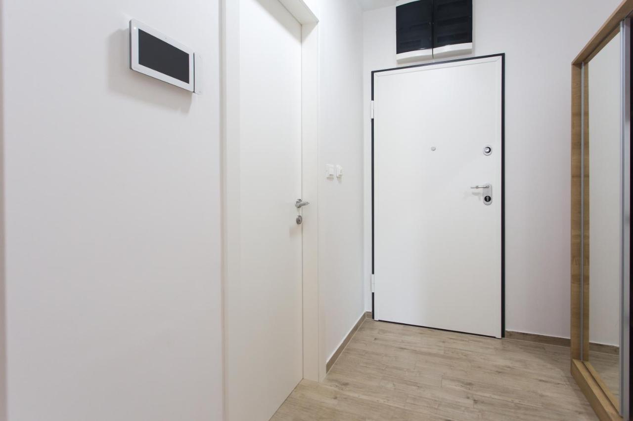 Iris Private Parking Apartment