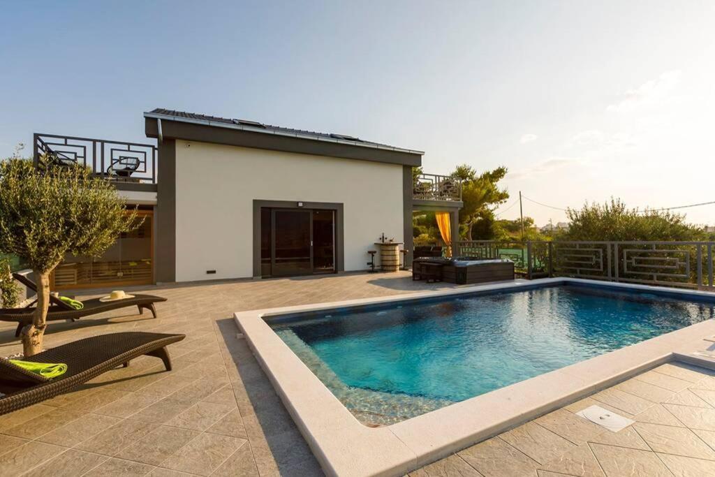 Luxury Stocia With Swimming Pool, Sauna And Jacuzzi In A Peaceful Location In Casa de férias *