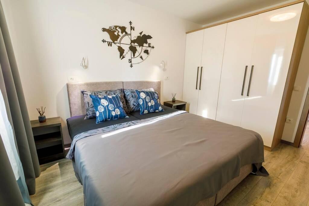 Luxury Stocia With Swimming Pool, Sauna And Jacuzzi In A Peaceful Location In * Split