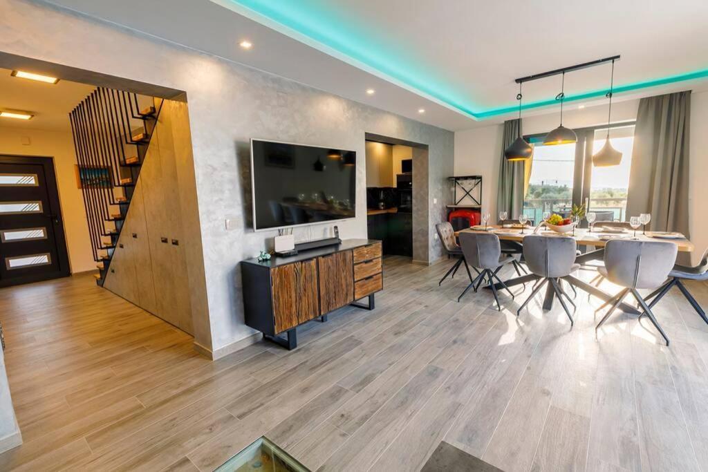 Casa de férias Luxury Stocia With Swimming Pool, Sauna And Jacuzzi In A Peaceful Location In Split