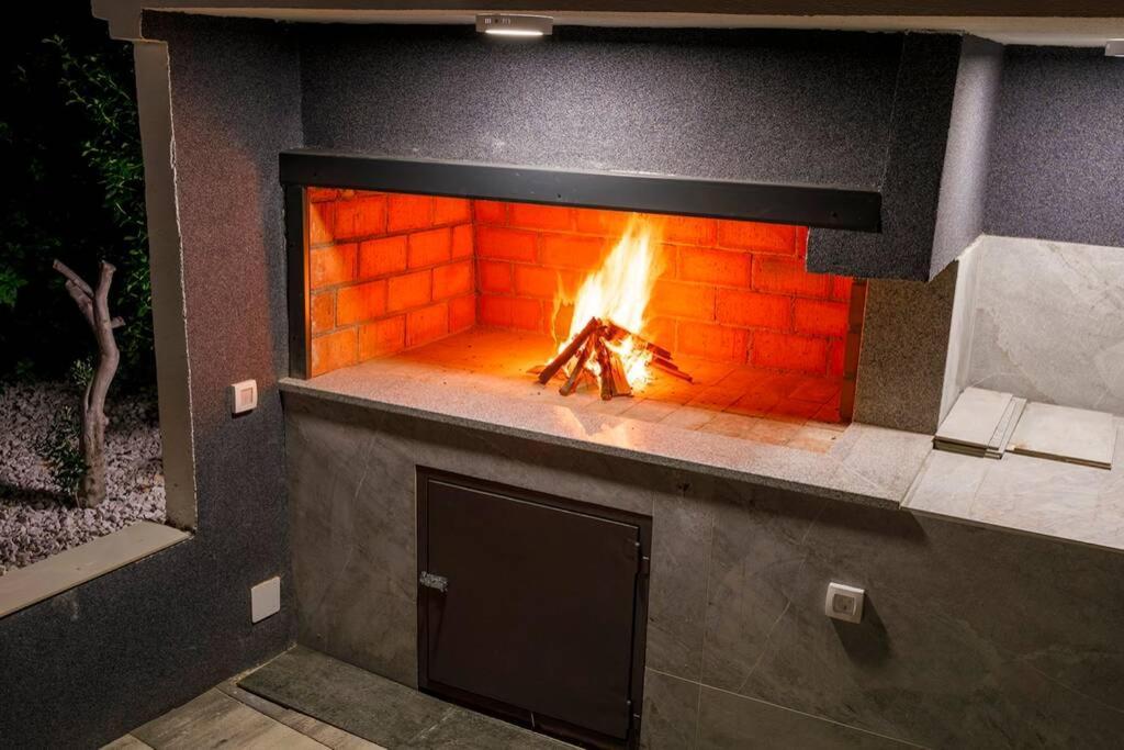 Luxury Stocia With Swimming Pool, Sauna And Jacuzzi In A Peaceful Location In Split