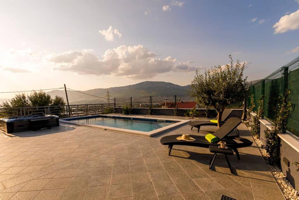 Luxury Stocia With Swimming Pool, Sauna And Jacuzzi In A Peaceful Location In Casa de férias *