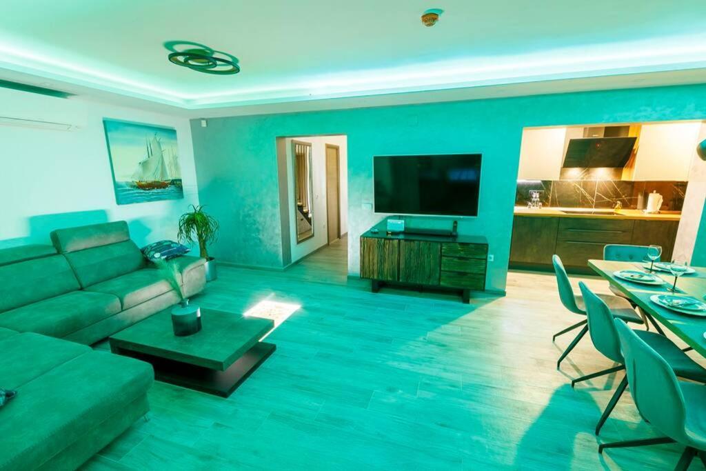 Casa de férias Luxury Stocia With Swimming Pool, Sauna And Jacuzzi In A Peaceful Location In