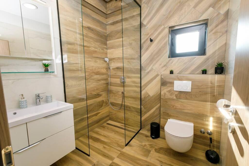 Casa de férias Luxury Stocia With Swimming Pool, Sauna And Jacuzzi In A Peaceful Location In Split