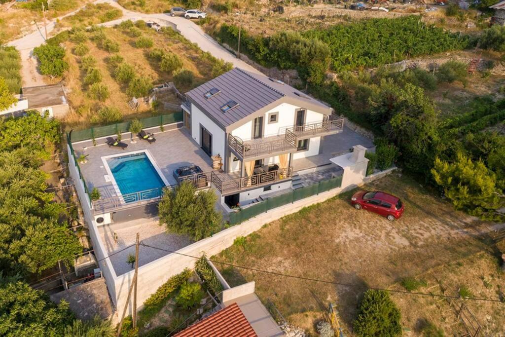 Luxury Stocia With Swimming Pool, Sauna And Jacuzzi In A Peaceful Location In Casa de férias *