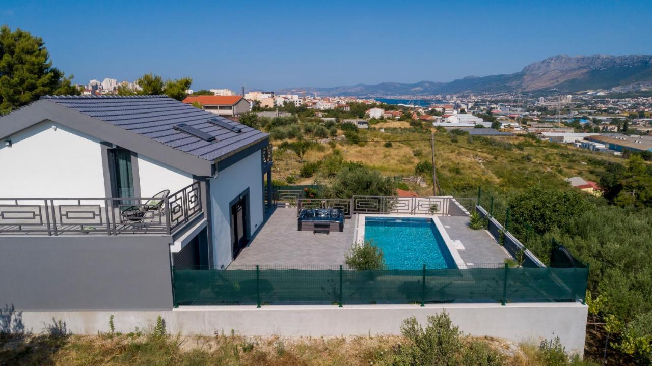 Luxury Stocia With Swimming Pool, Sauna And Jacuzzi In A Peaceful Location In Casa de férias