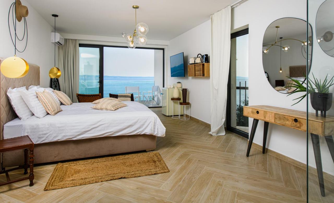 Gallery Luxury Suites & Rooms-Only Adults