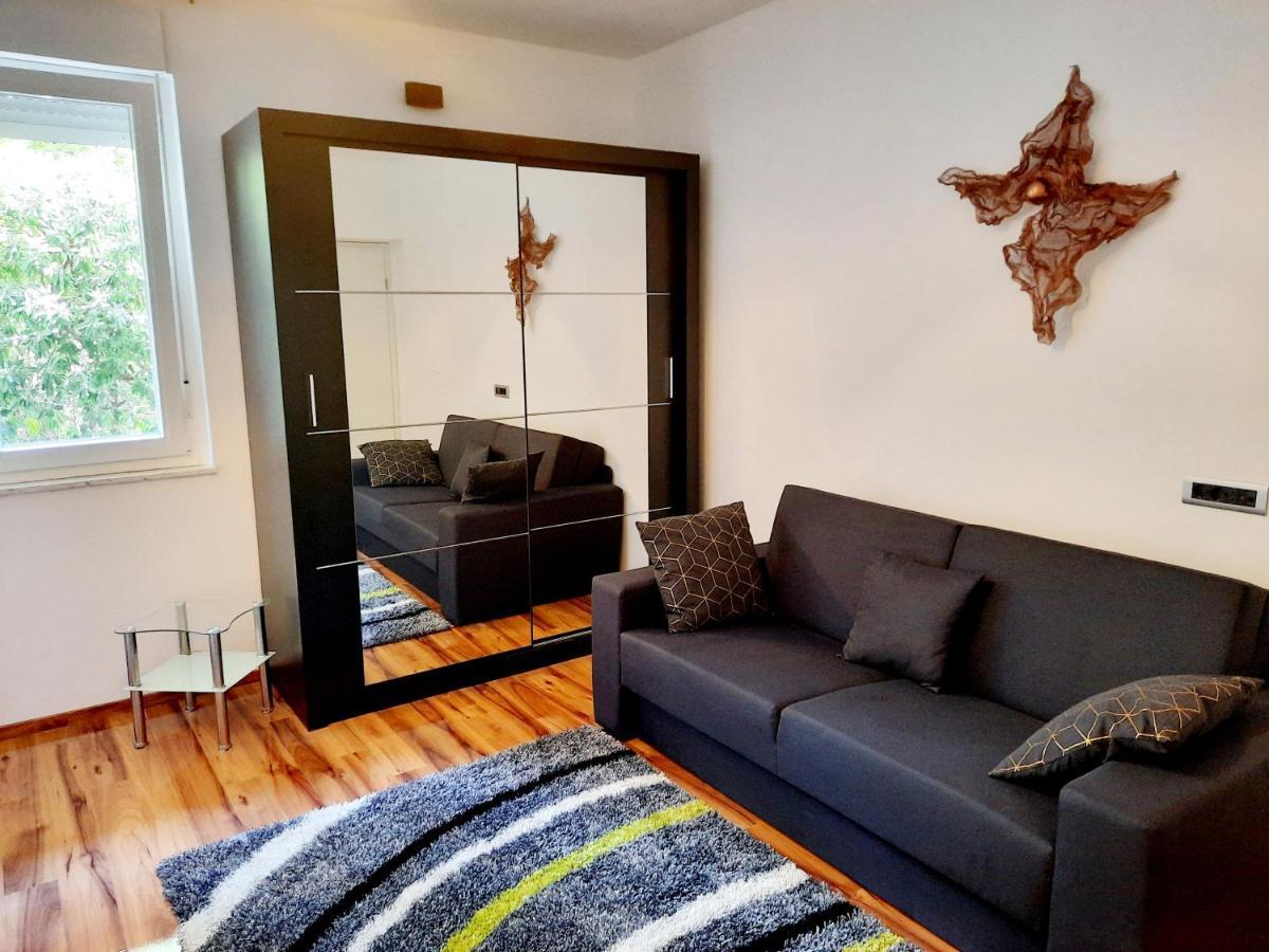 Apartment Symphony Veranda: Modern, New