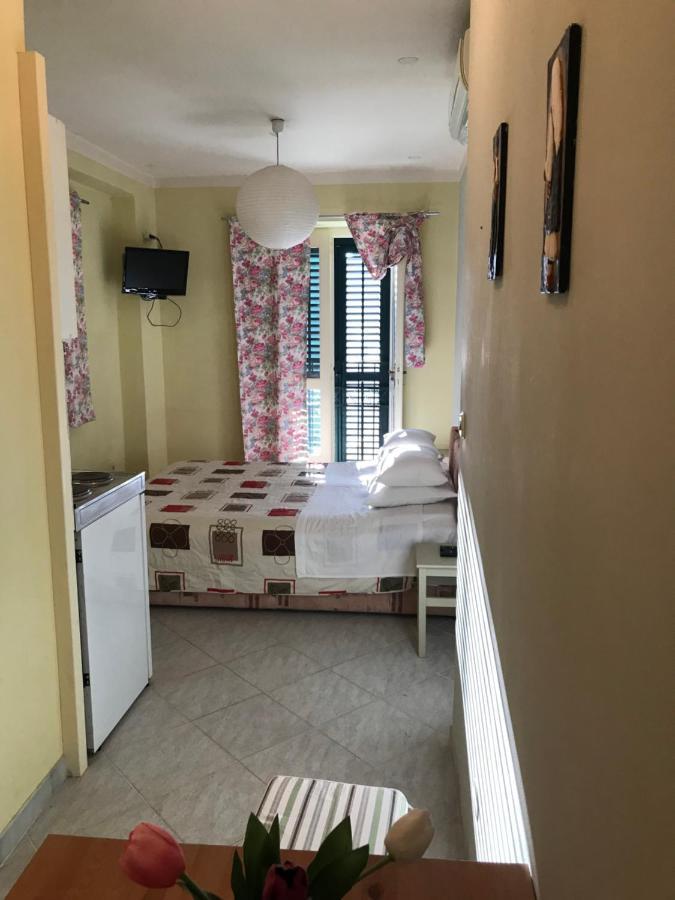 Studio In The Top Center Apartment *