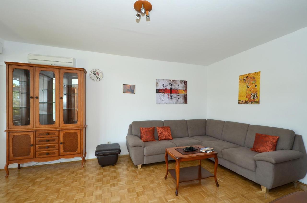 Lazy Summer Days Apartment
