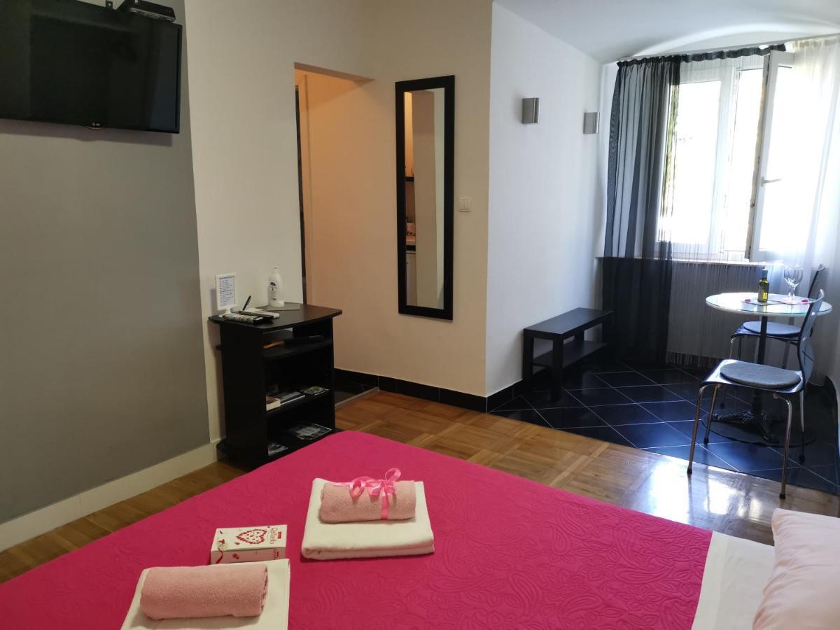 Palace Inn Rooms