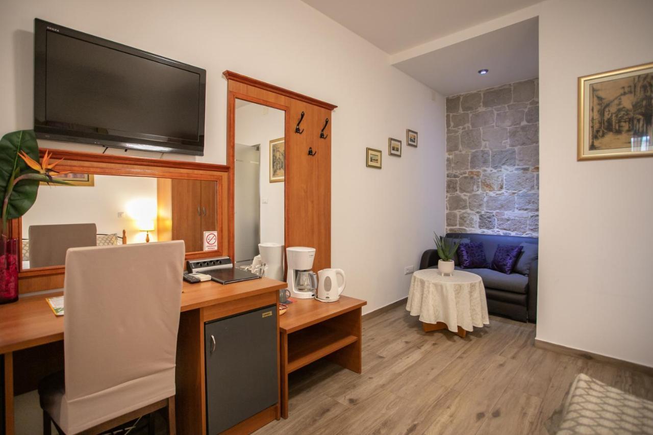 Megy Luxury Split
