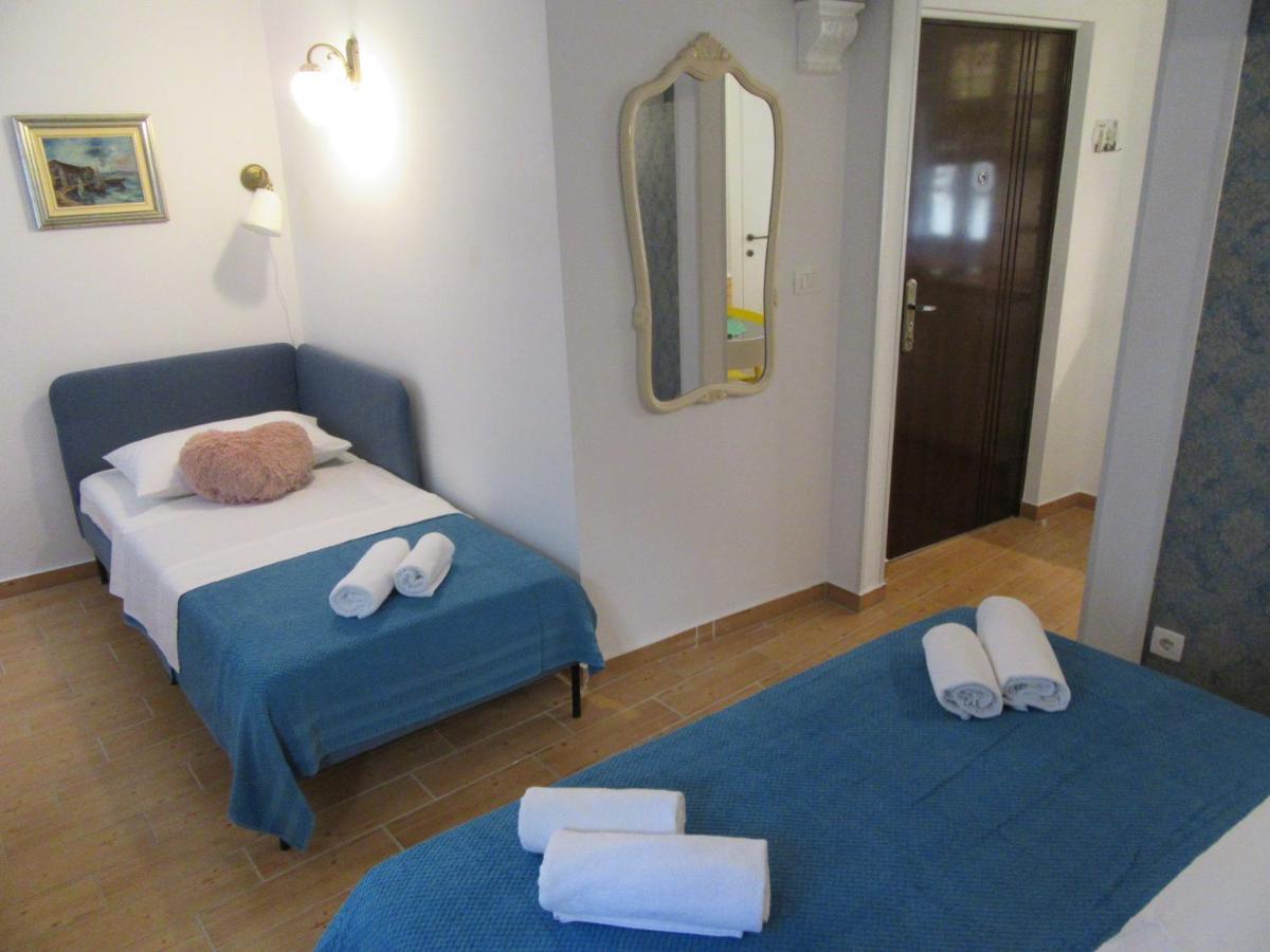 Lela Ii Apartment