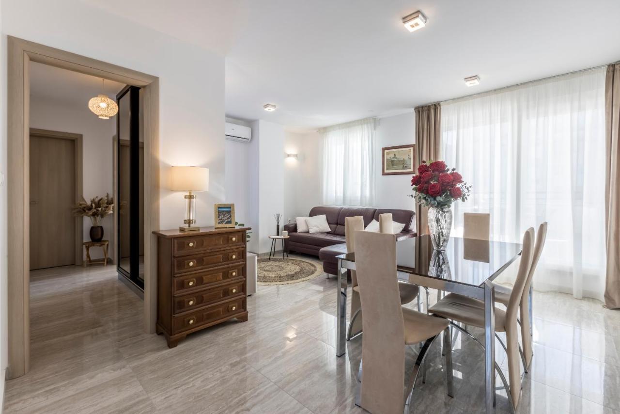 Luxury Rooftop Zalato Apartment Split