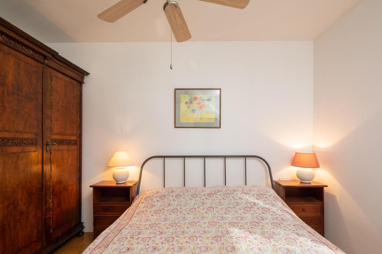 Fabula - W Balcony 4 Min Walk To Apartamento