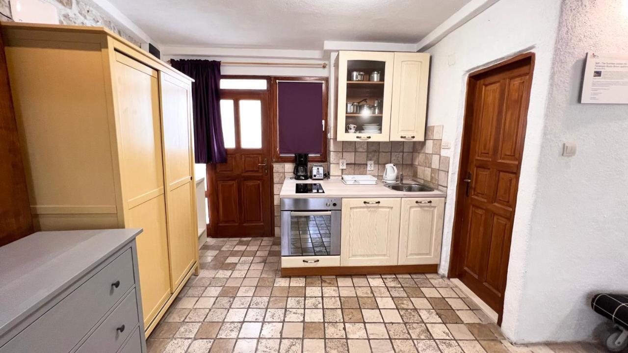 Guest house F Split