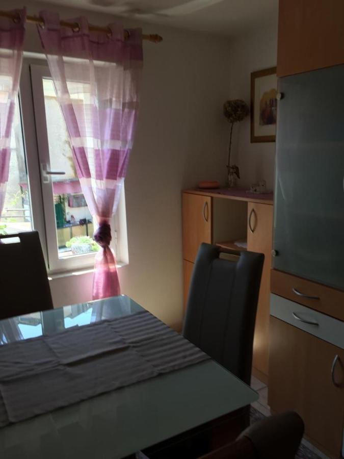 Elena Apartment Split