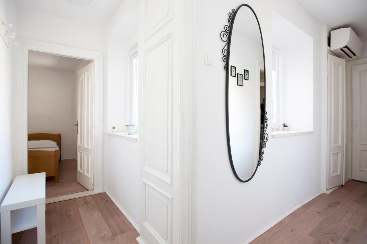 Apartment Slavuj Square *