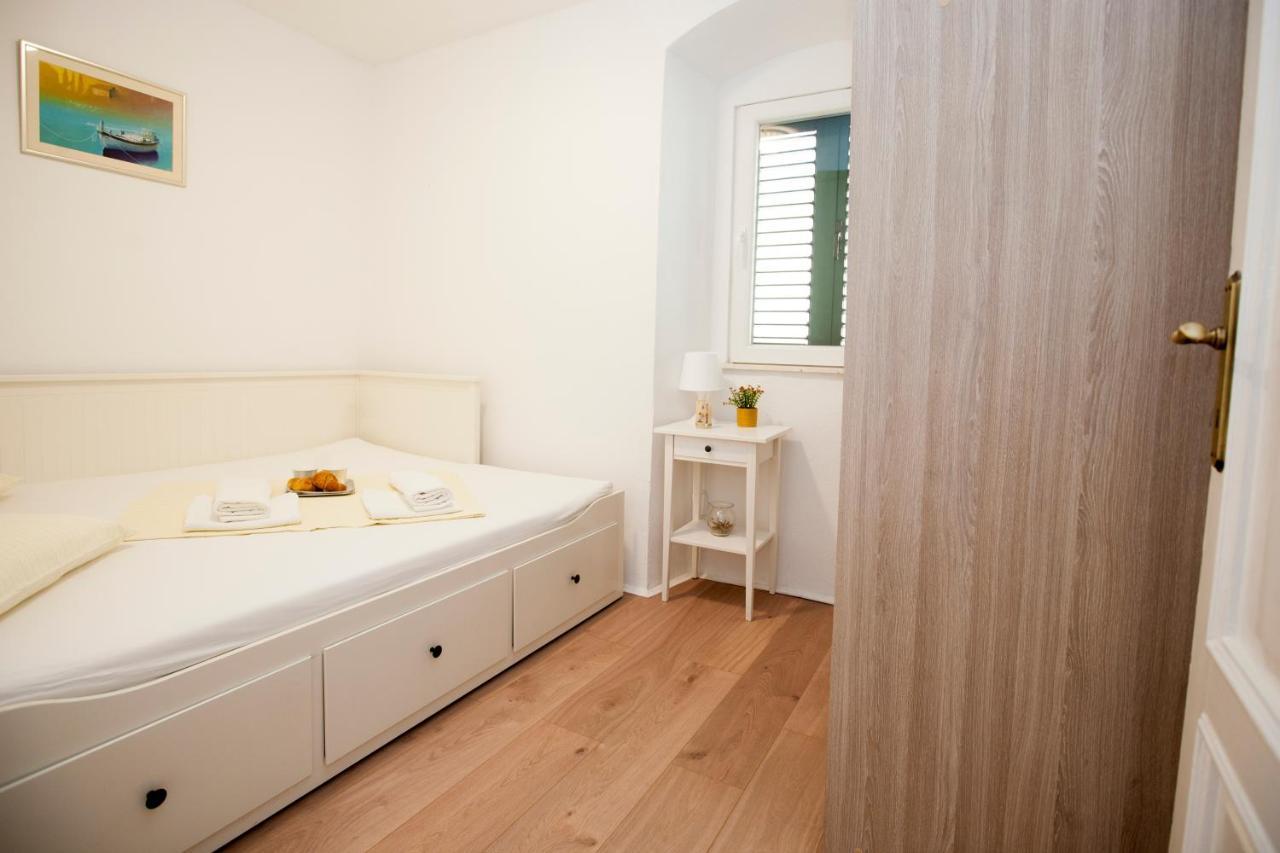 Slavuj Square Apartment