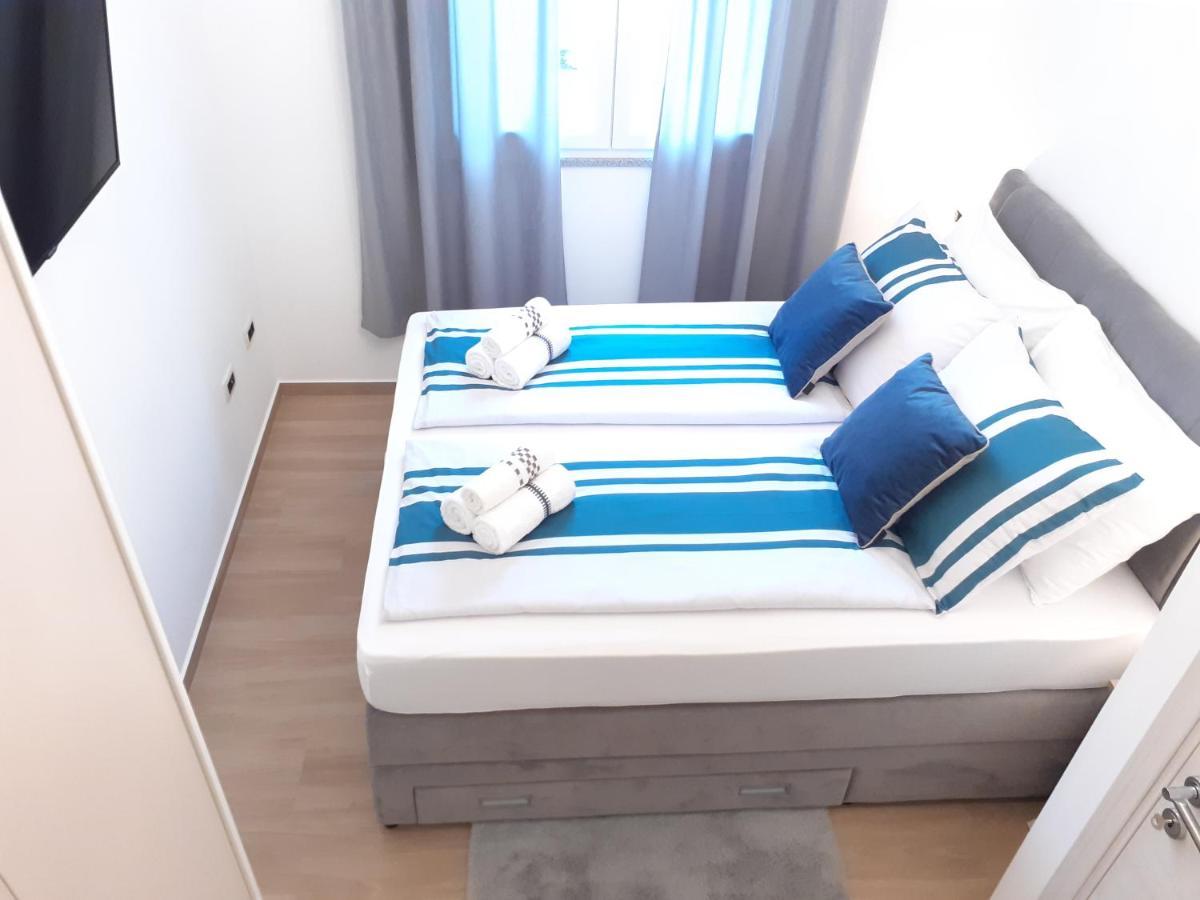 Znjan 50m ----seasun&relax---- Location * Split