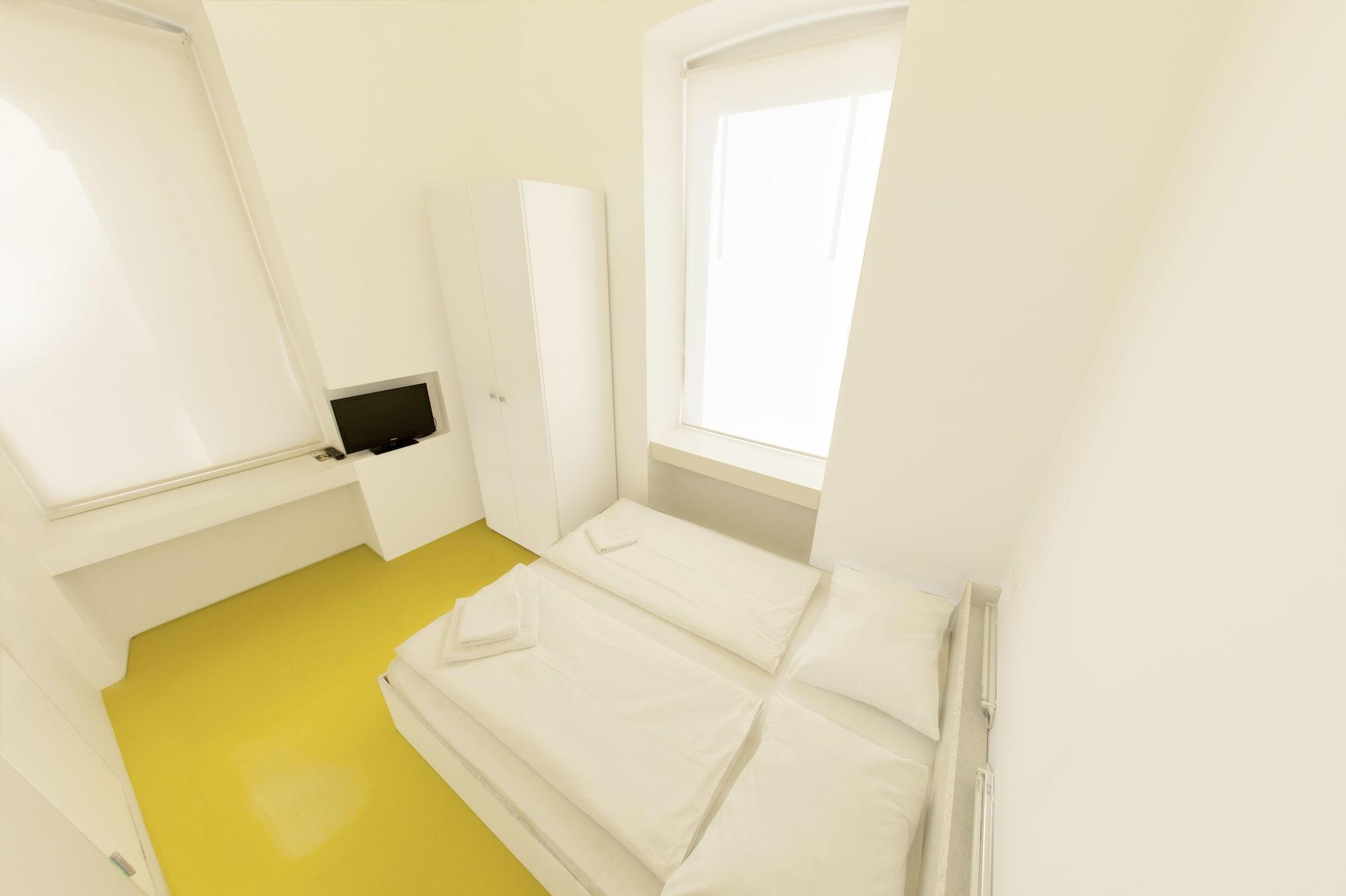 Design One Hostel *