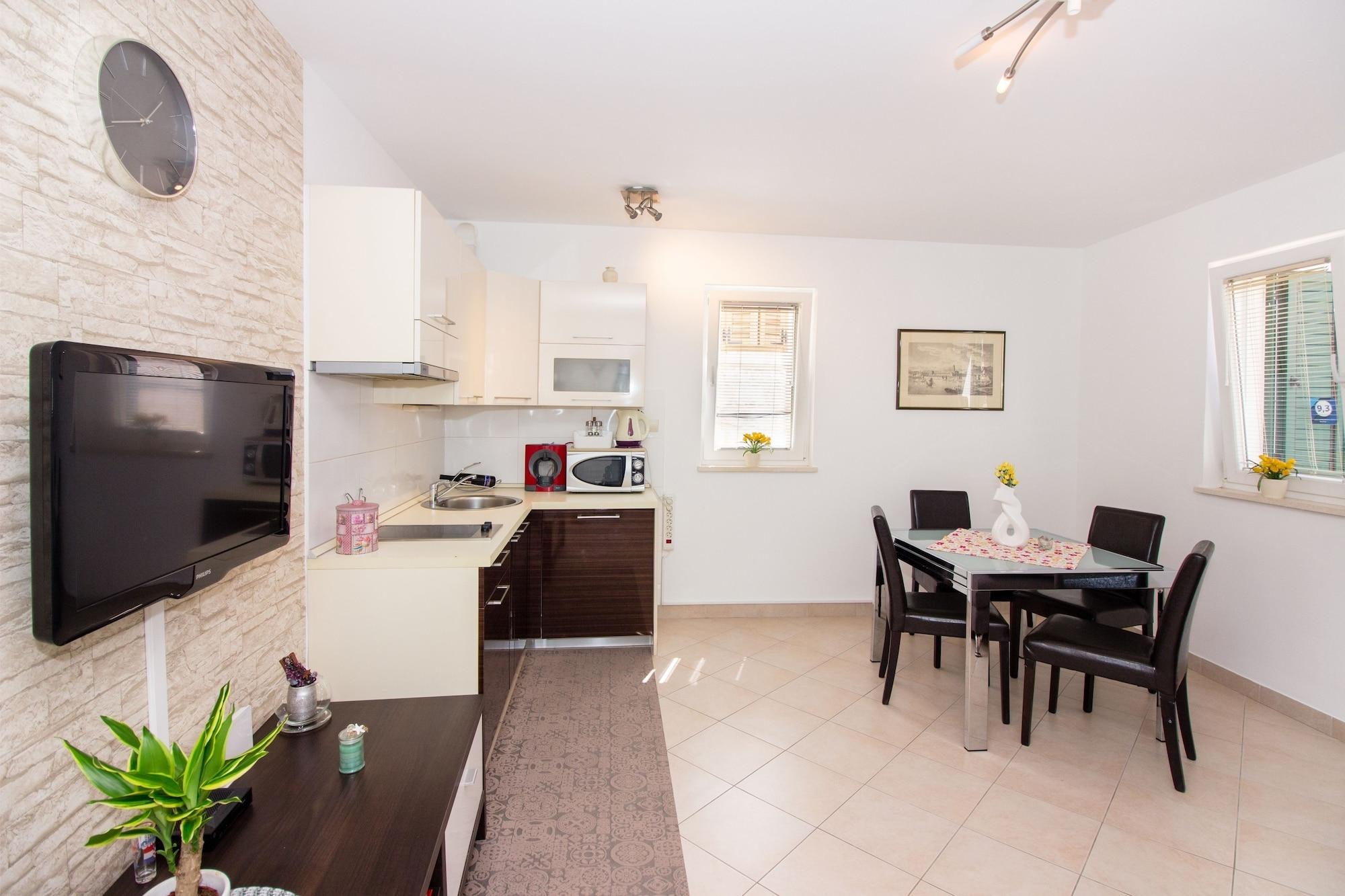 Elegant Immortelle Apartment *