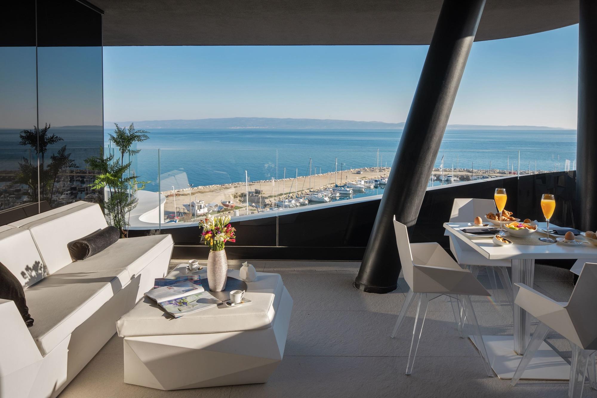 Posh Luxury Apartment *