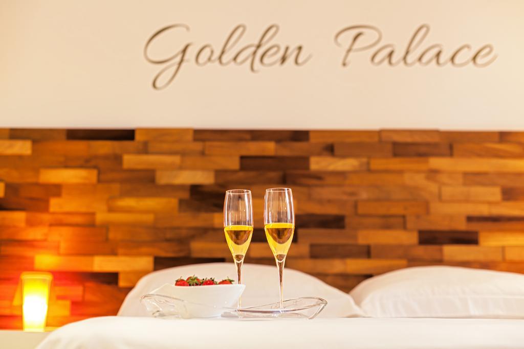 Golden Palace *