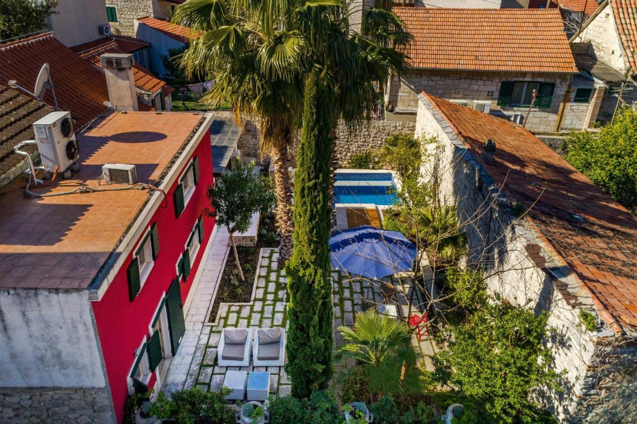 Villa-varos-palm-garden Holiday home *