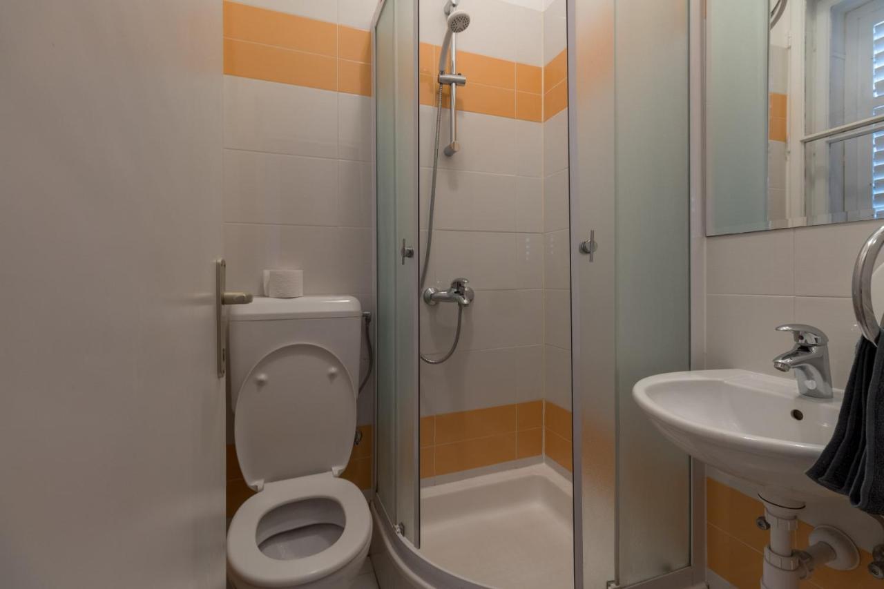 Backpackers Hostel *