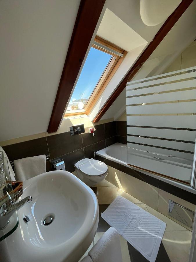 Rooms Toni Palace Guest house
