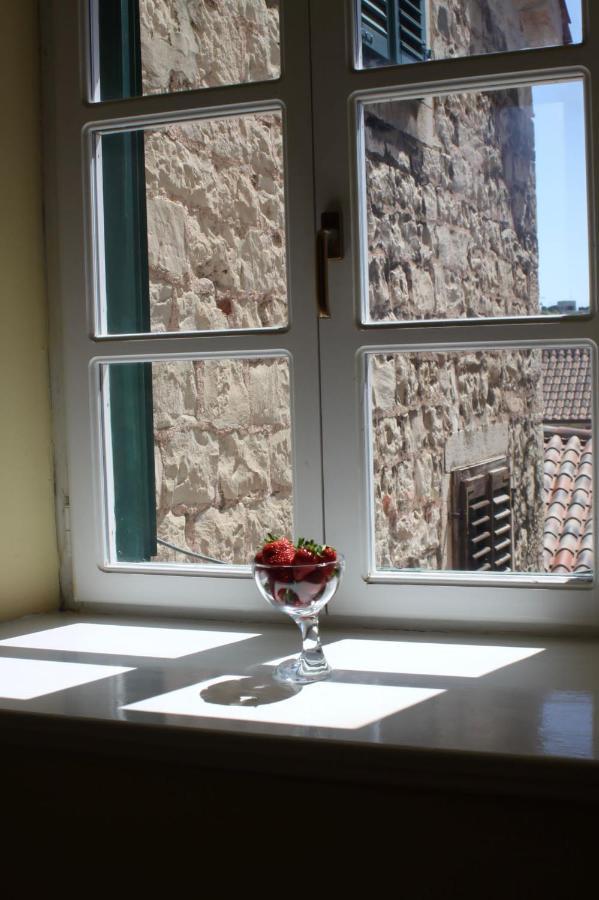 Rooms Toni Palace 4*