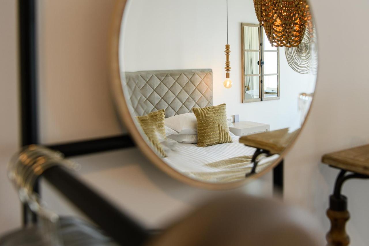 Gallery Luxury Suites & Rooms-Only Adults *