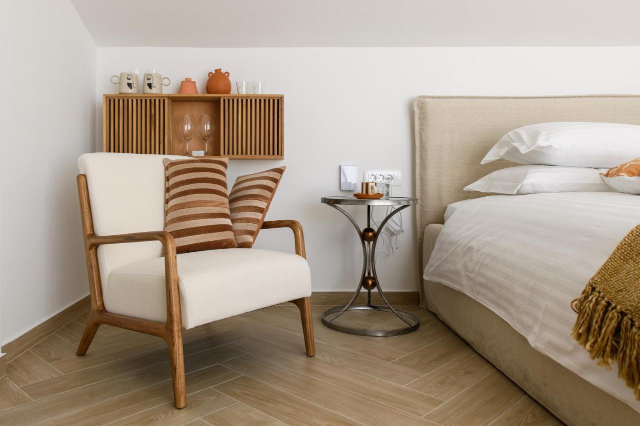 Gallery Luxury Suites & Rooms-Only Adults * Split