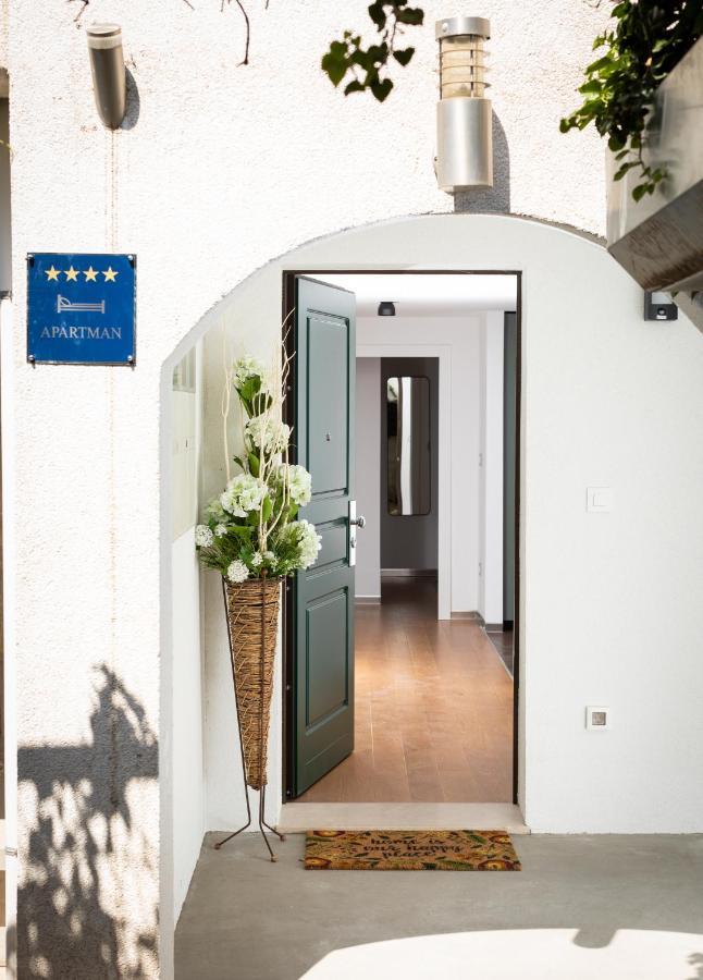 Apartment Stylish Split
