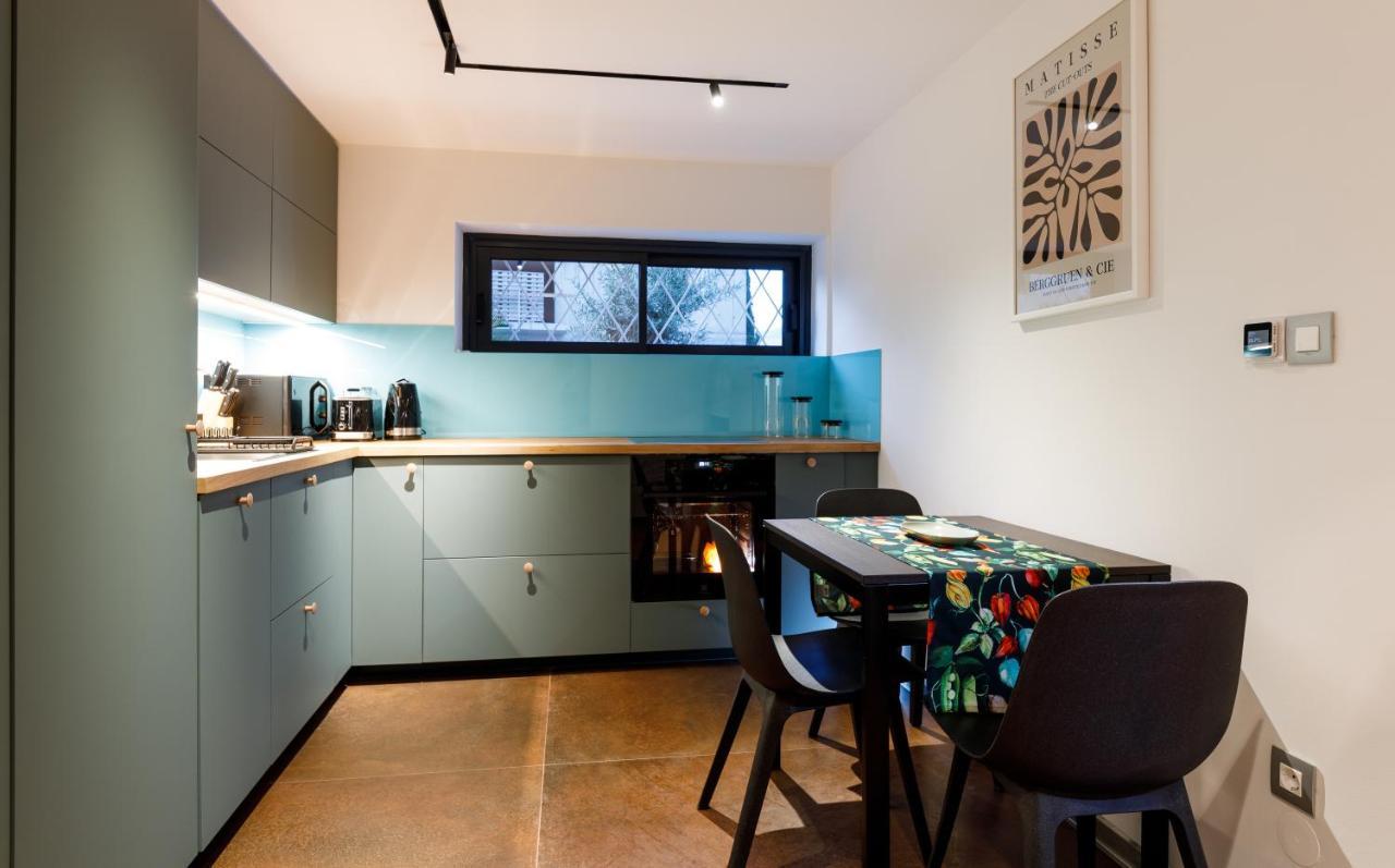 Apartment Stylish Split