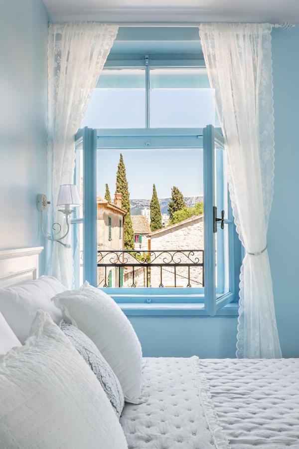 Blue Dreams In The Old Town With A Sea View Split