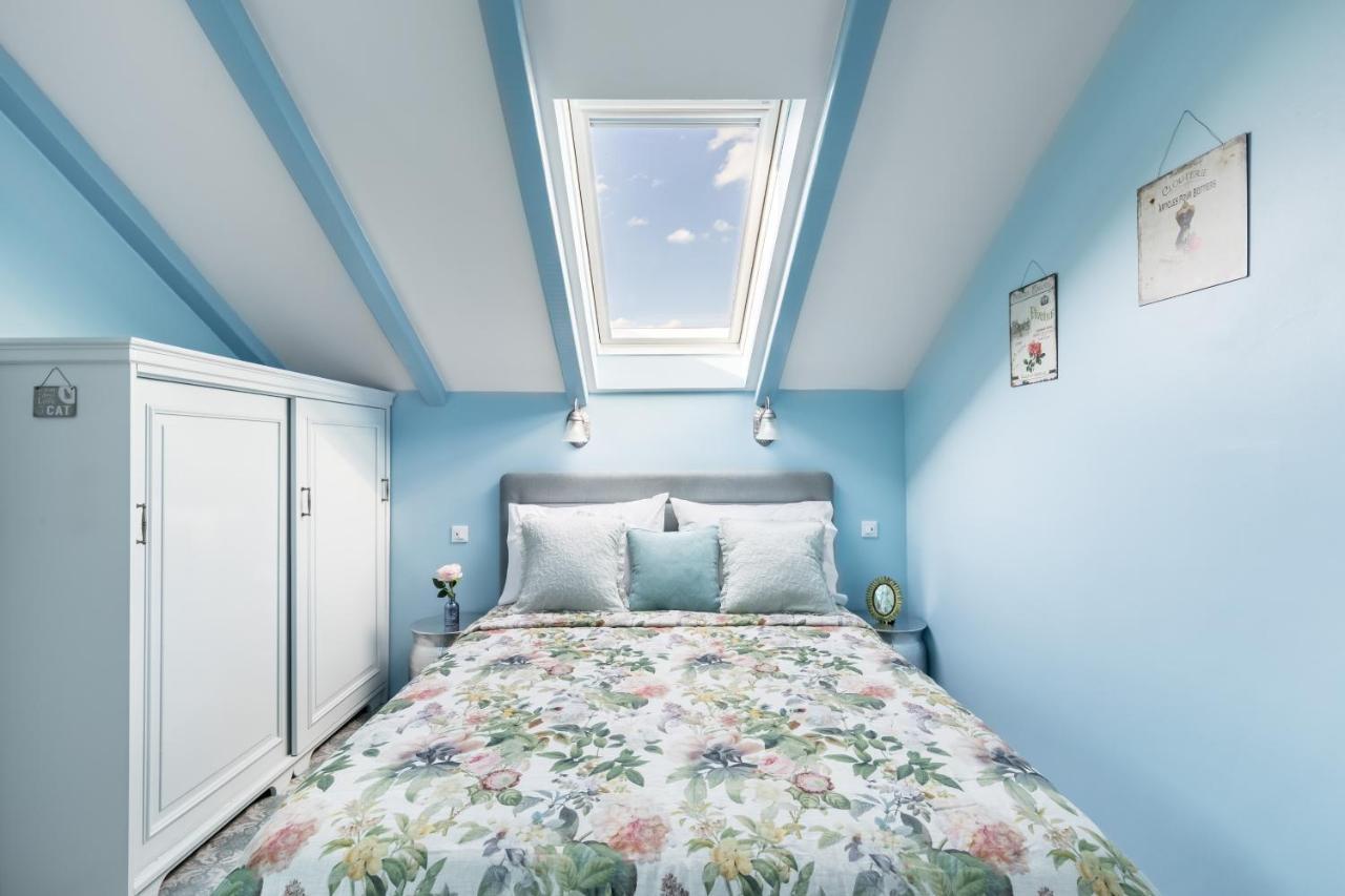 Blue Dreams In The Old Town With A Sea View Apartment