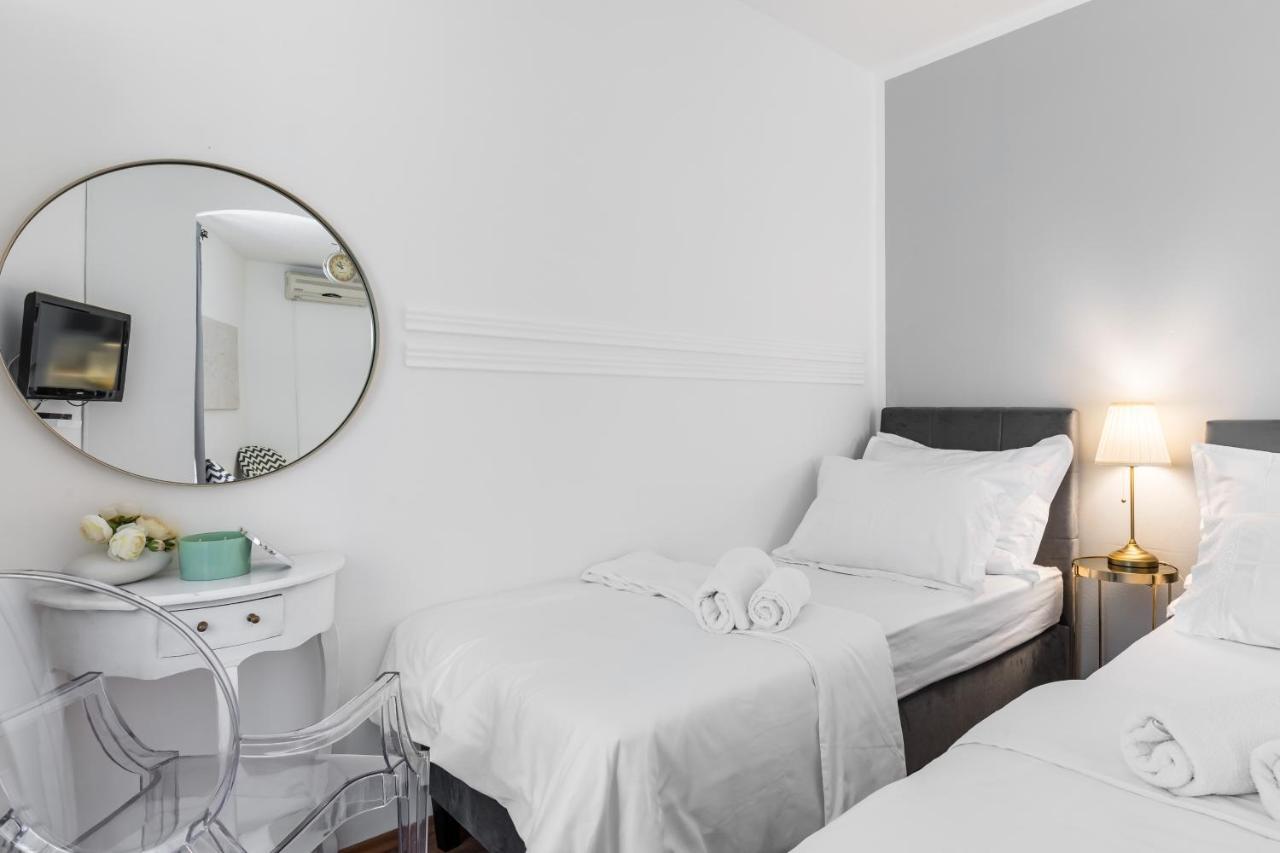 Chic Steps From Diocletian's Palace Apartment *