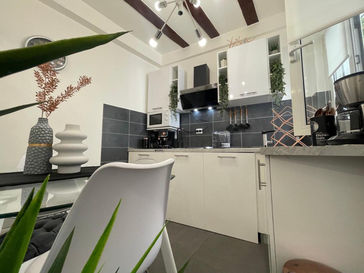 Guest house Spalatum New Chic & With Kitchen And Terrace - Centre