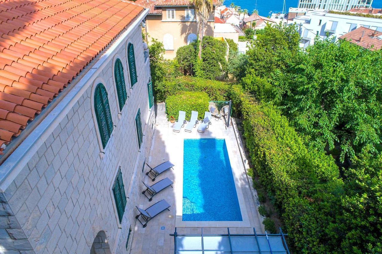 Villa Stone Majestic W Pool - Center