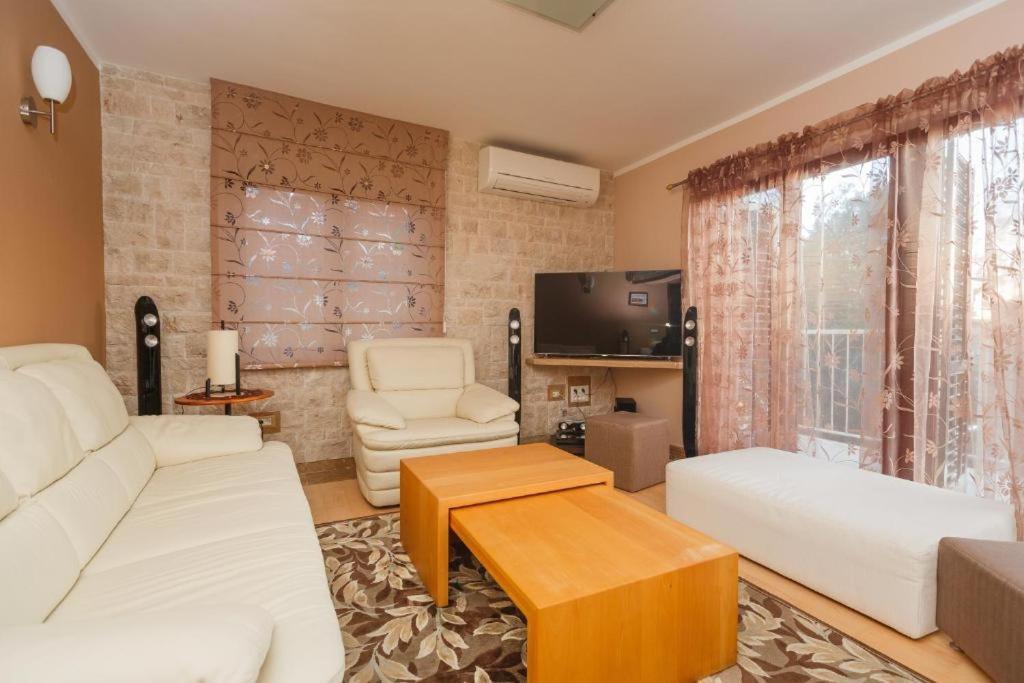 Luxury Near Bacvice Beach