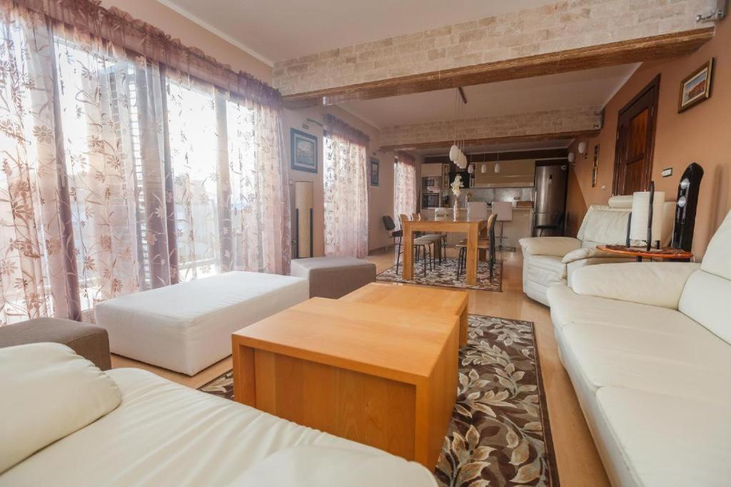 Luxury Near Bacvice Beach *